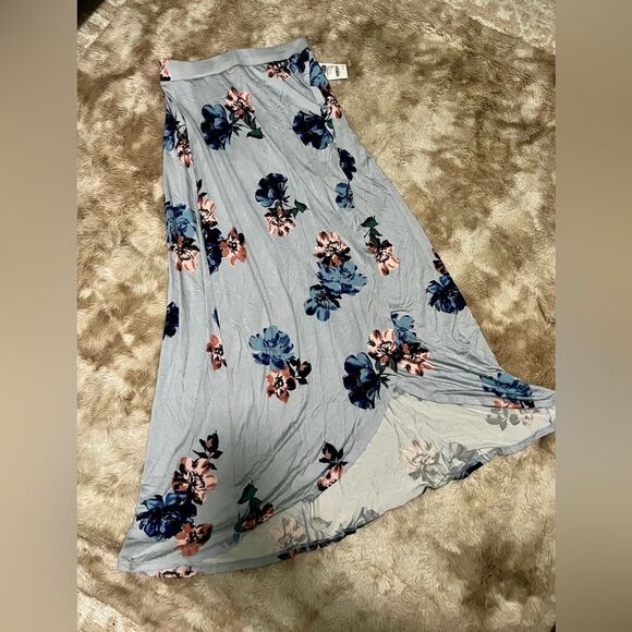 NWT Charlotte Russe Skirt - Picture 1 of 5